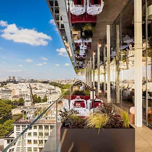 Hotel So/
